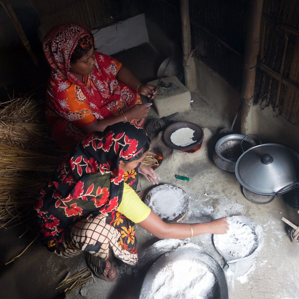 the women making pitha